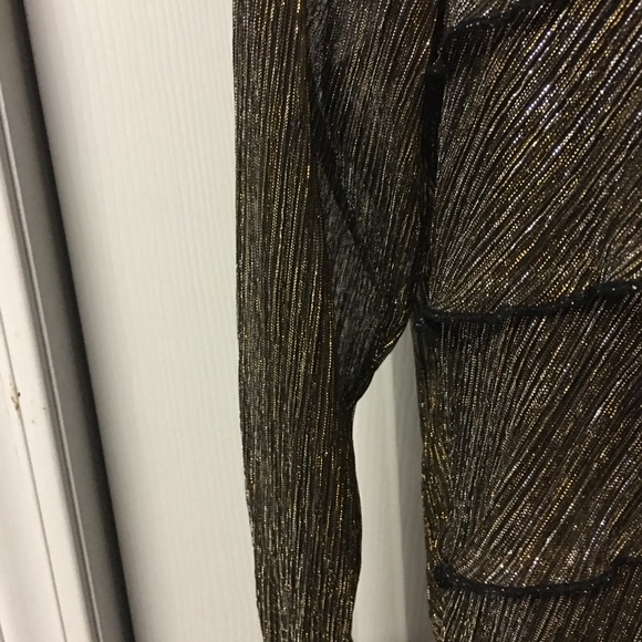 Gold shimmery Tiered Top LP - Picture 5 of 6